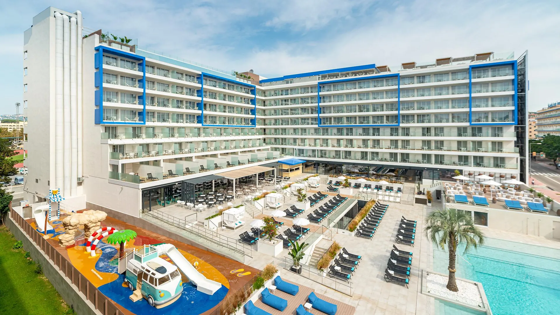 ****  L'Azure Hotel 4* Sup Lloret de Mar Španělsko