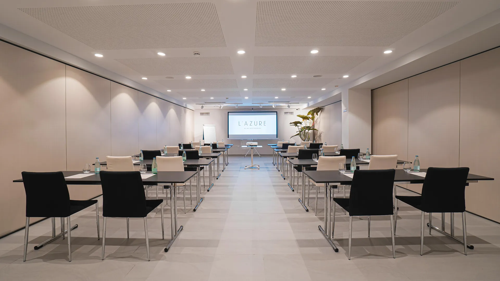 יורט דה מאר L'Azure Hotel 4* Sup 4*, יורט דה מאר ספרד