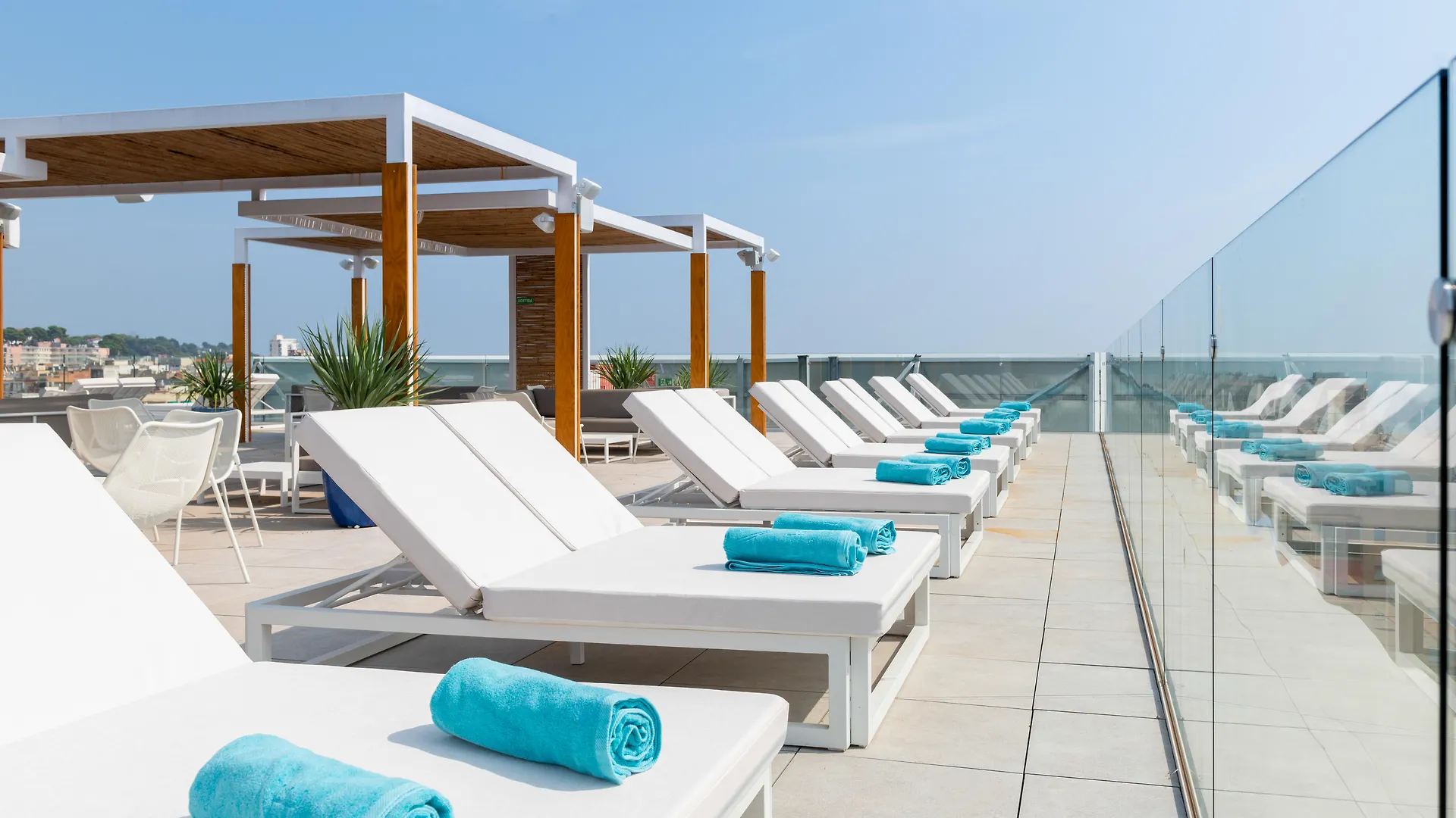 יורט דה מאר L'Azure Hotel 4* Sup  יורט דה מאר